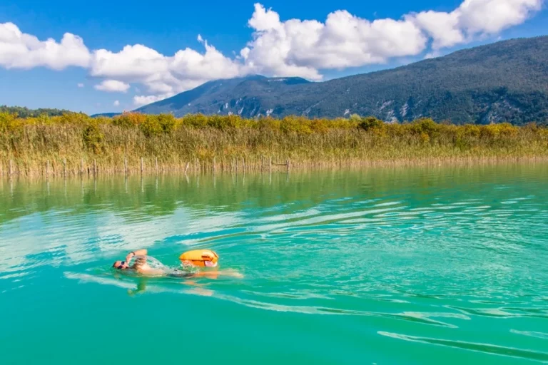 baignade lac riviere camping savoie saint genix sur guiers