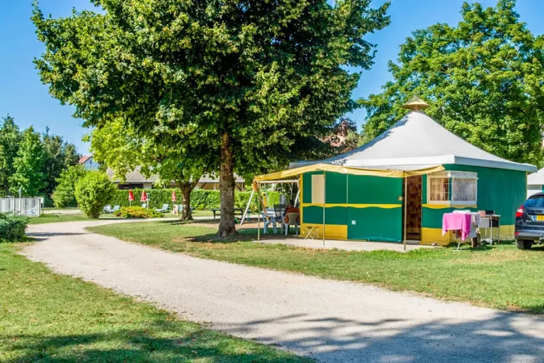 camping saint genix sur guiers tente