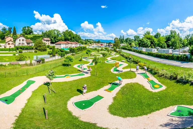 mini golf camping savoie